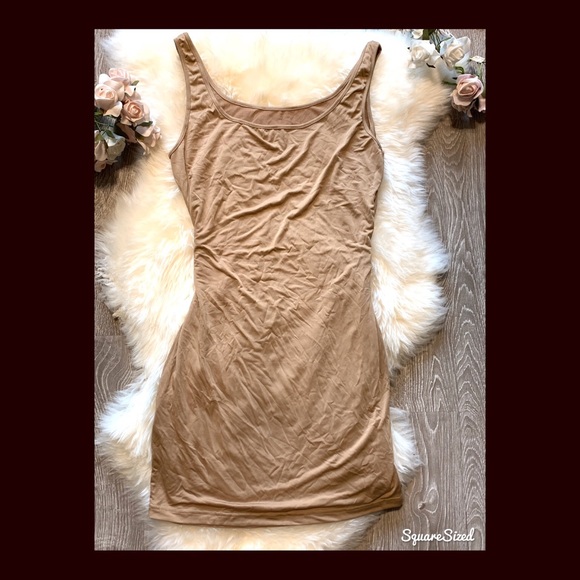 ๐ 3/$45 ๐ค๐ Cute soft Tan fitted dress ๐ค๐ NWOT - Picture 1 of 1